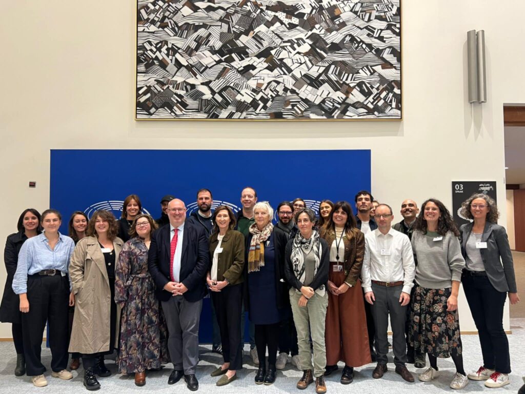 779d5fad-cbd9-4ae8-b39d-0dd2567c8404